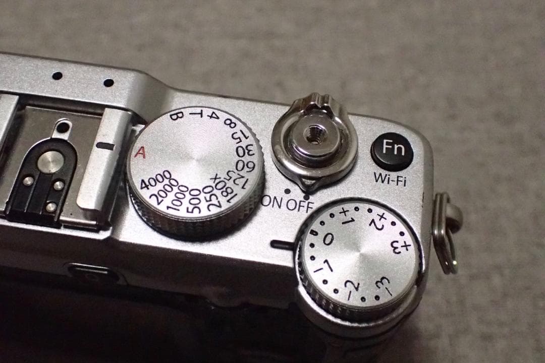 か*ん様 美品■富士フイルム FUJIFILM X-E2 ボディ■ 動作確認済■