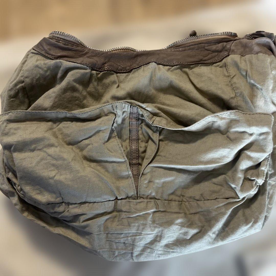 MARNI スタッズ付きグレーショルダーバッグ