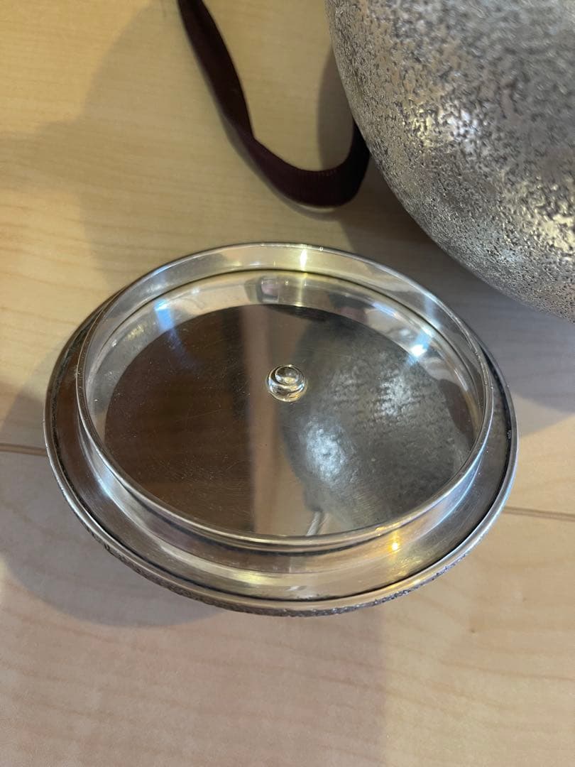 純銀保証　純銀製槌目湯沸1091g 銀瓶　桐箱　刻印あり　急須　茶壺　茶道具鉄瓶