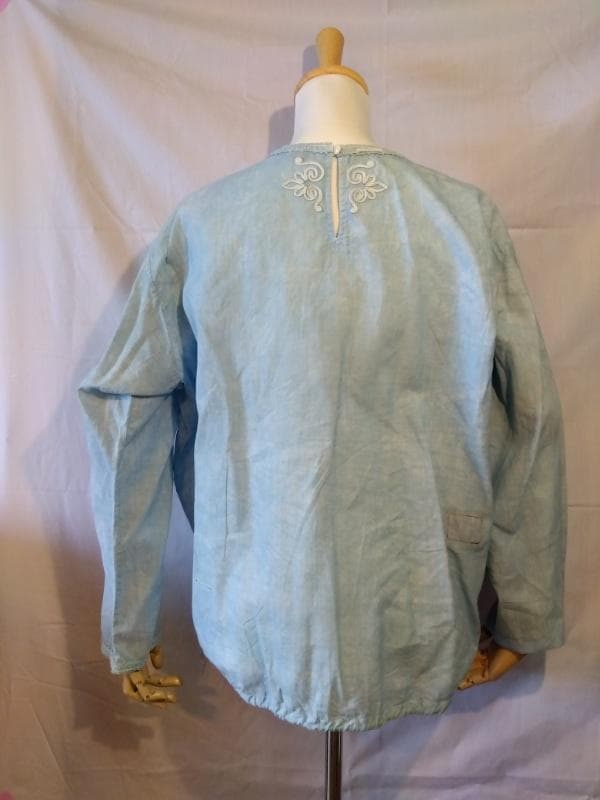 お*ン様 【新品】45R　ブラウス　サイズL　胸元・背中は刺繍　襟・袖はレースブ