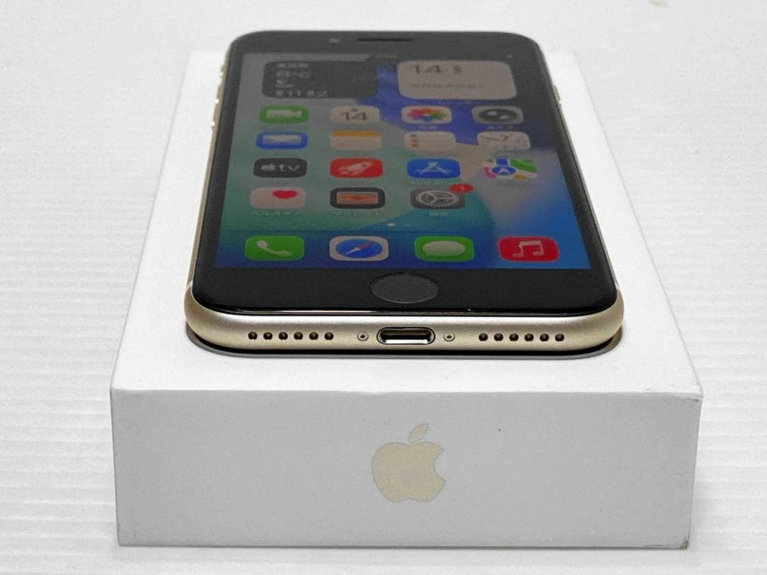 バッテリ100％ 充電サイクル12 iPhone SE3 64GB スターライト