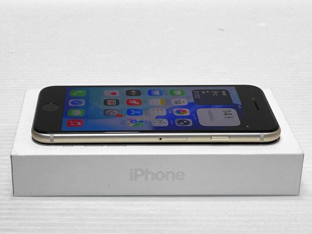 バッテリ100％ 充電サイクル12 iPhone SE3 64GB スターライト