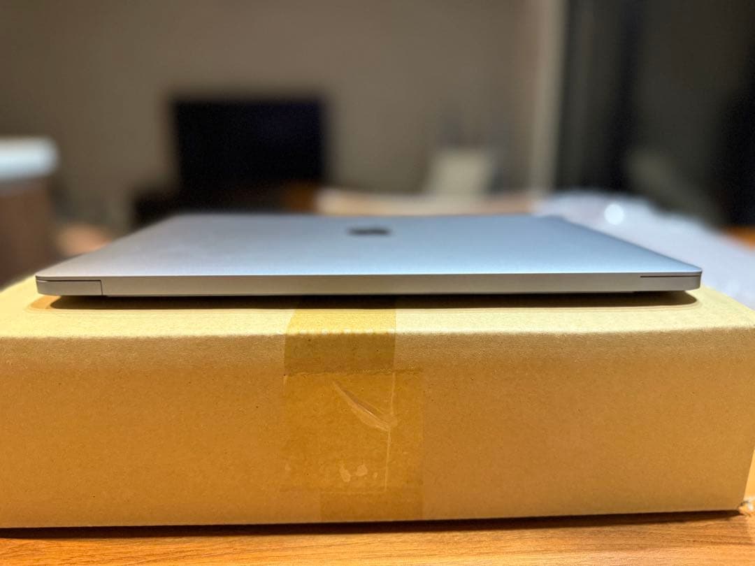 【超美品】Mac book air m1チップ　8gbメモリ　256GB
