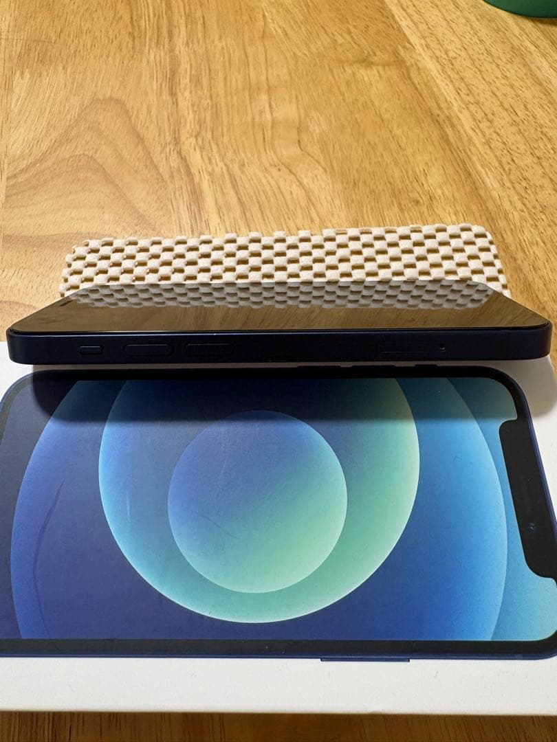 iPhone 12 mini 64GB外装美品