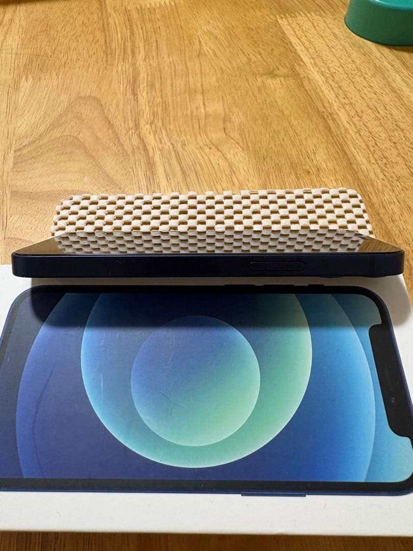 iPhone 12 mini 64GB外装美品