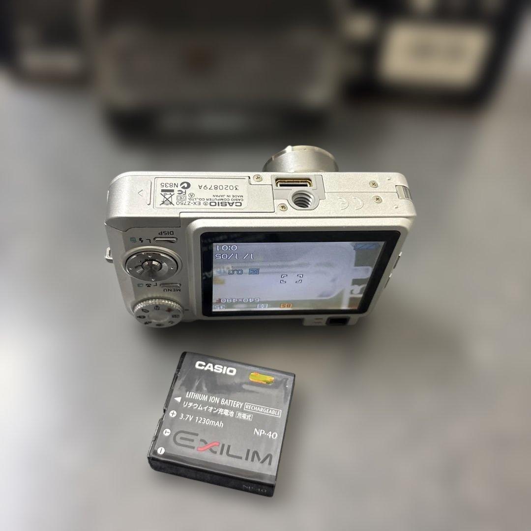 CASIO EXILIM EX-Z750 コンパクトデジタルカメラ