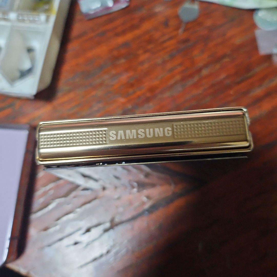 ui8! Galaxy Z Flip5　ジャンク