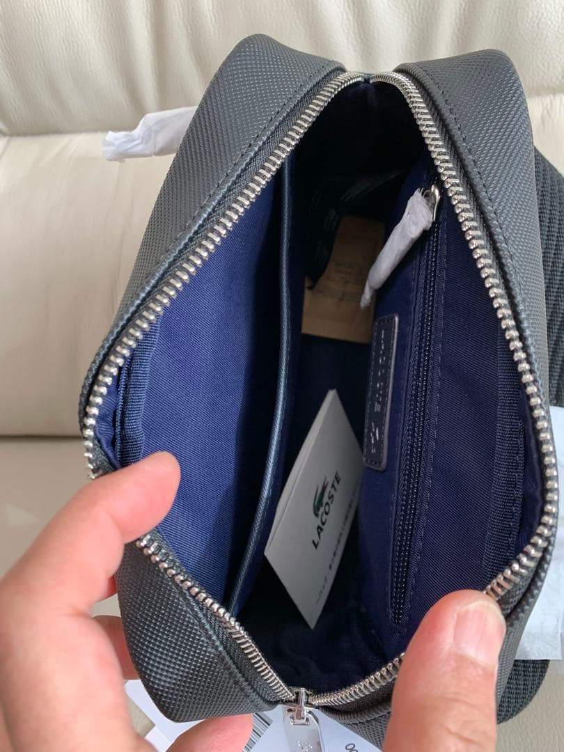 最終値下げ　Lacoste ブラック　ショルダーバッグ 中型