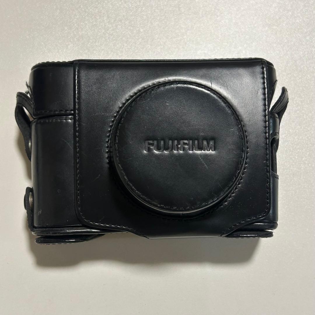 【美品】FUJIFILM X100F ブラック 専用レザーケース付き