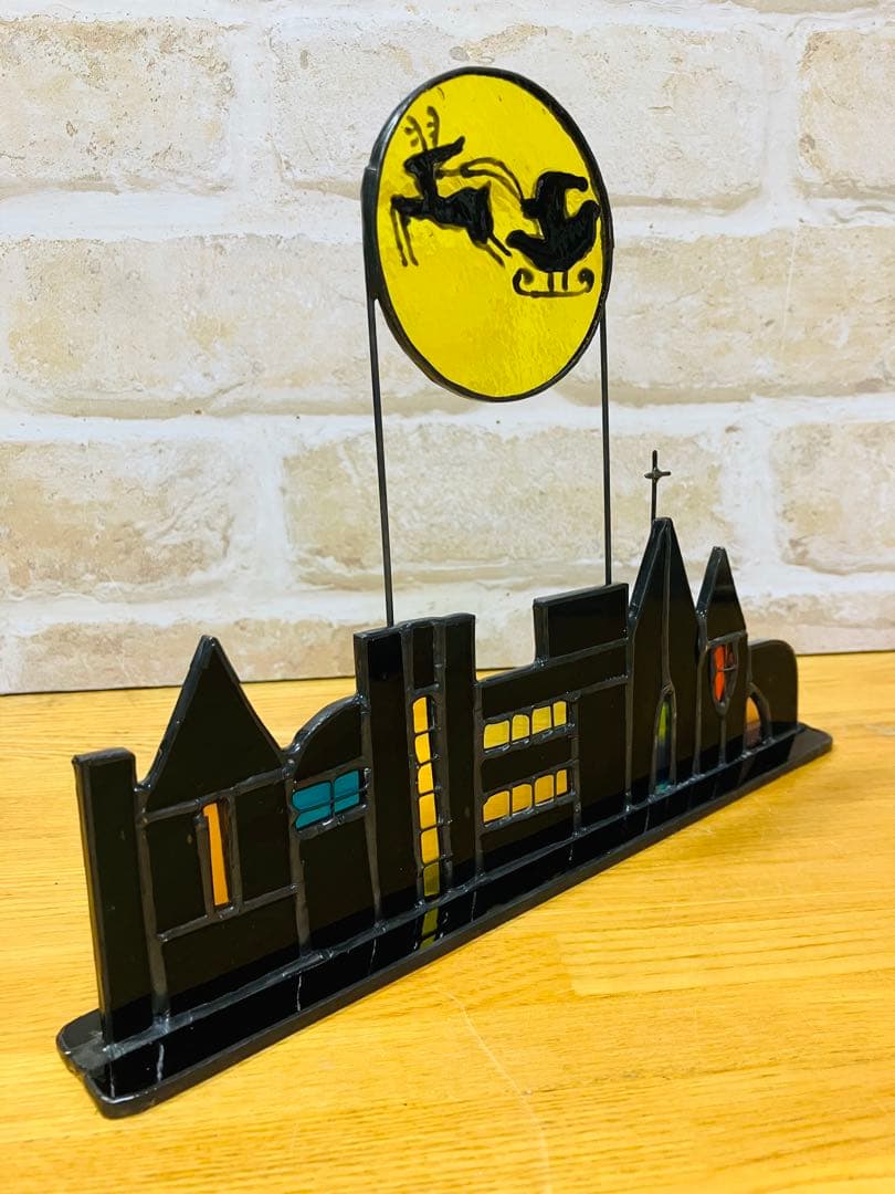 ステンドグラス　夜の街並みとサンタのおっとと…。