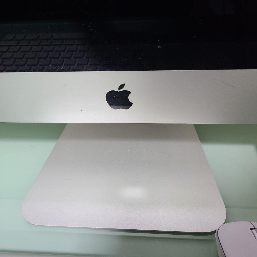 2009年モデルの27インチiMac　キーボード、マウス付き