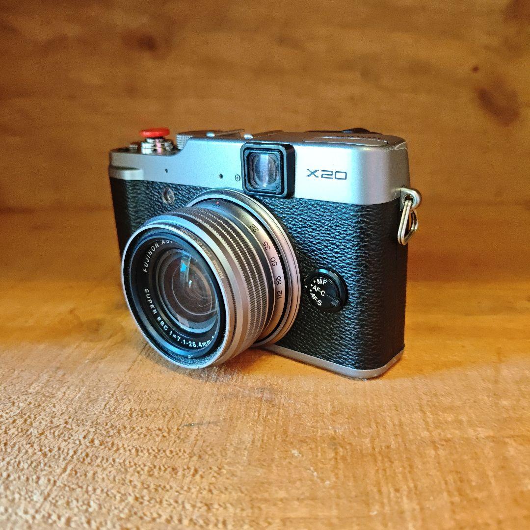 富士フイルム FUJIFILM X20 ※ジャンク品／現状渡し