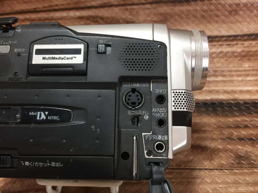 撮影再生ダビングOK　Panasonic　NV-DS200　付属品豪華　大画面
