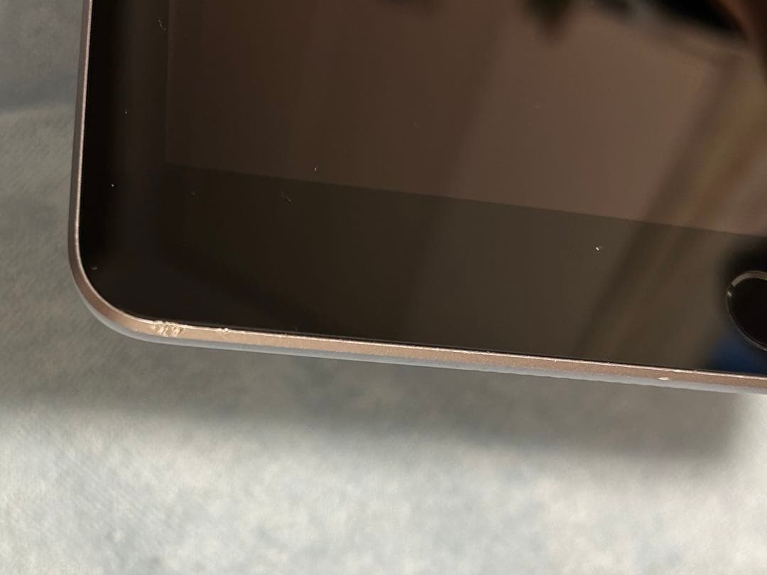 iPad (第6世代) セルラーモデル 32GB スペースグレイ