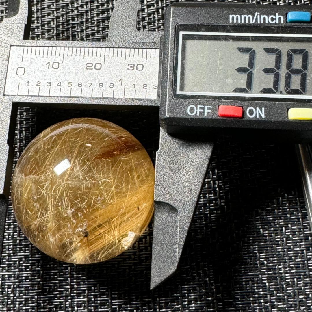 金運アップ◇ゴールドルチルクォーツ◇丸玉　約33.8㎜