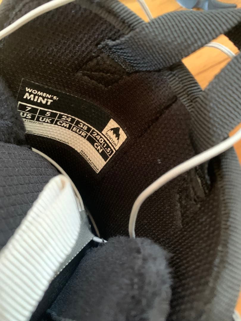 BURTON 女性用スノーボードブーツ MINT 7 (US) ブラック