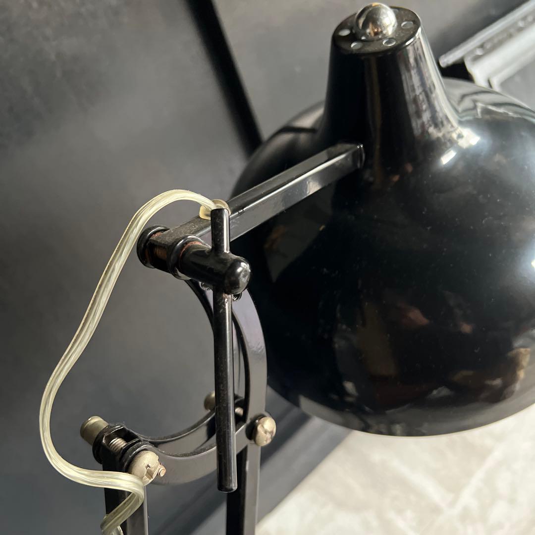 アーム式黒金属ランプ LED電球付き　ライト　スタンドライト　ヴィンテージ