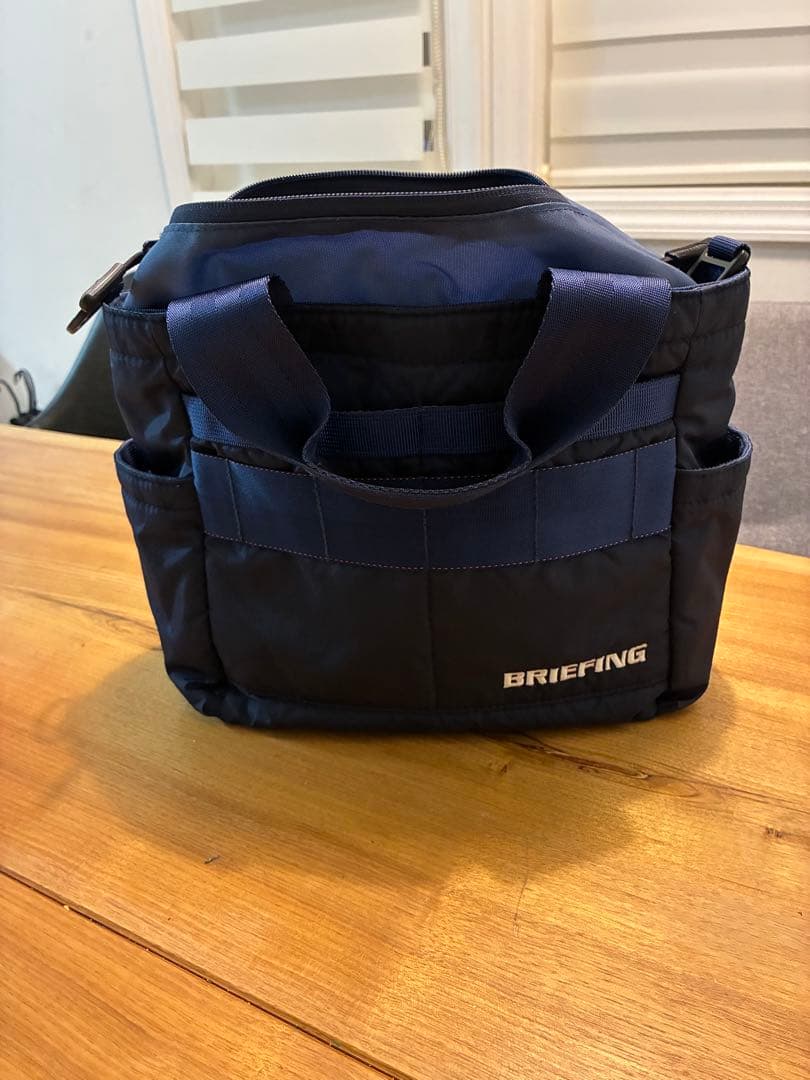 ひ*ー様 BRIEFING ネイビー ラウンドトートバッグ