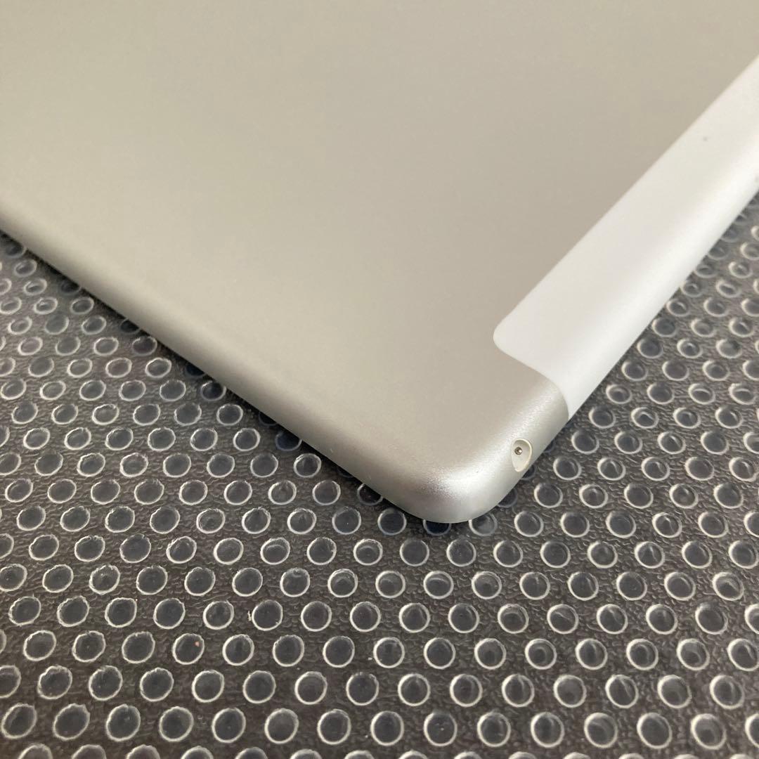 3641【早い者勝ち】電池ほぼ新品☆iPad8第8世代32GB SIMフリー☆