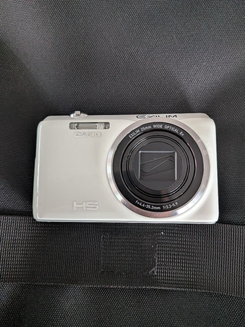 デジタルカメラ CASIO EX-ZR20