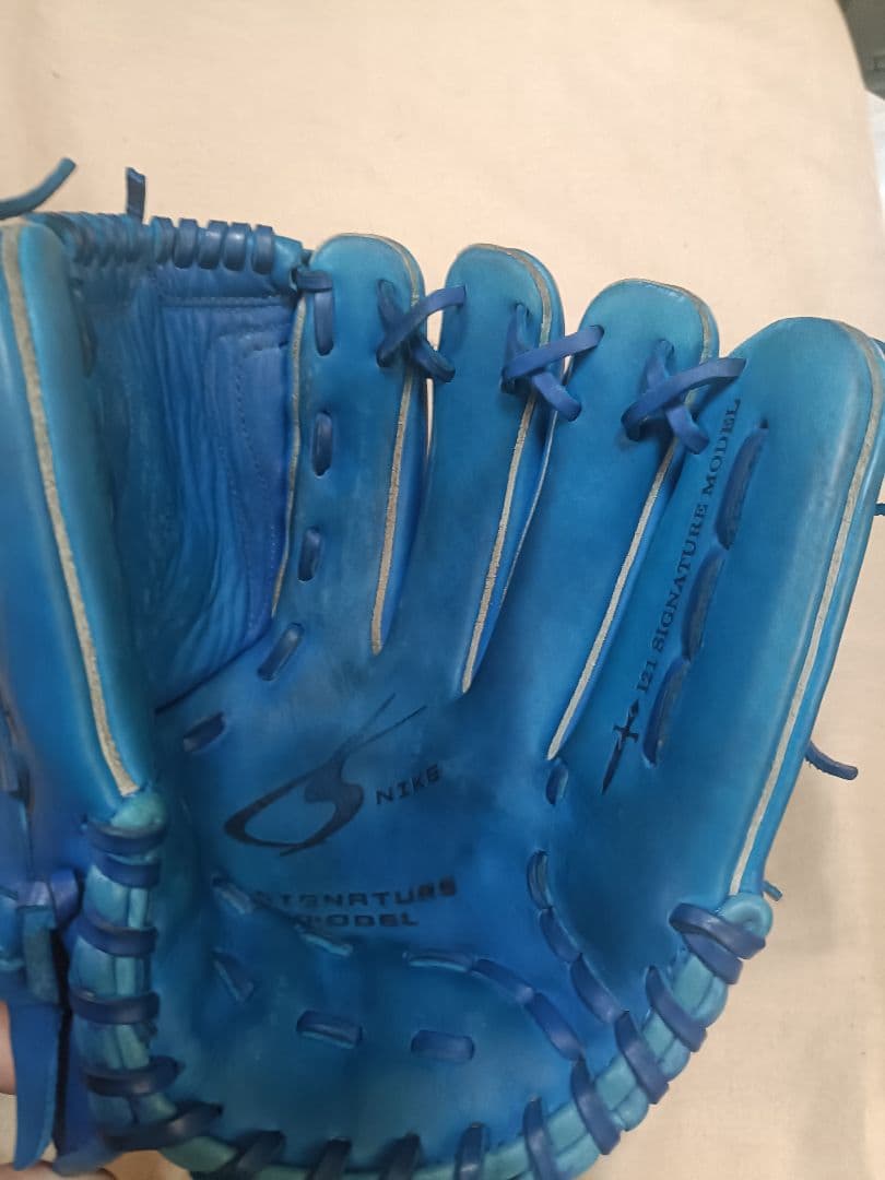 Nike ナイキ ブラック 軟式グローブ 岩隈モデル 一般軟式(大人)用