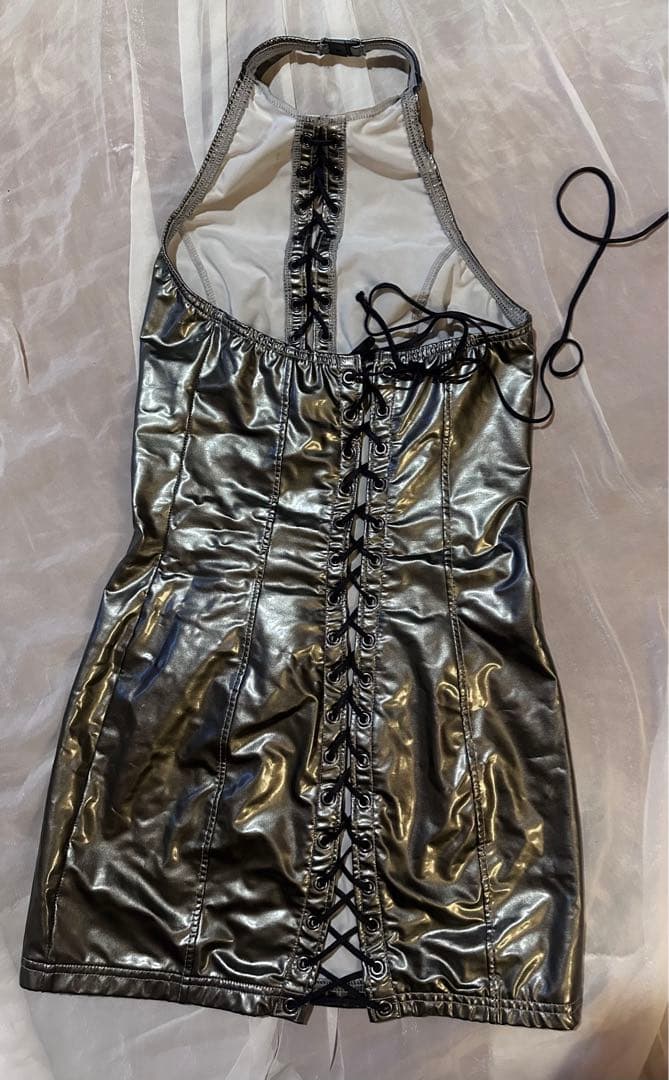アフィックスパラパラ　PVC エナメル　ボンデージ　メタリックシルバー　ドレス