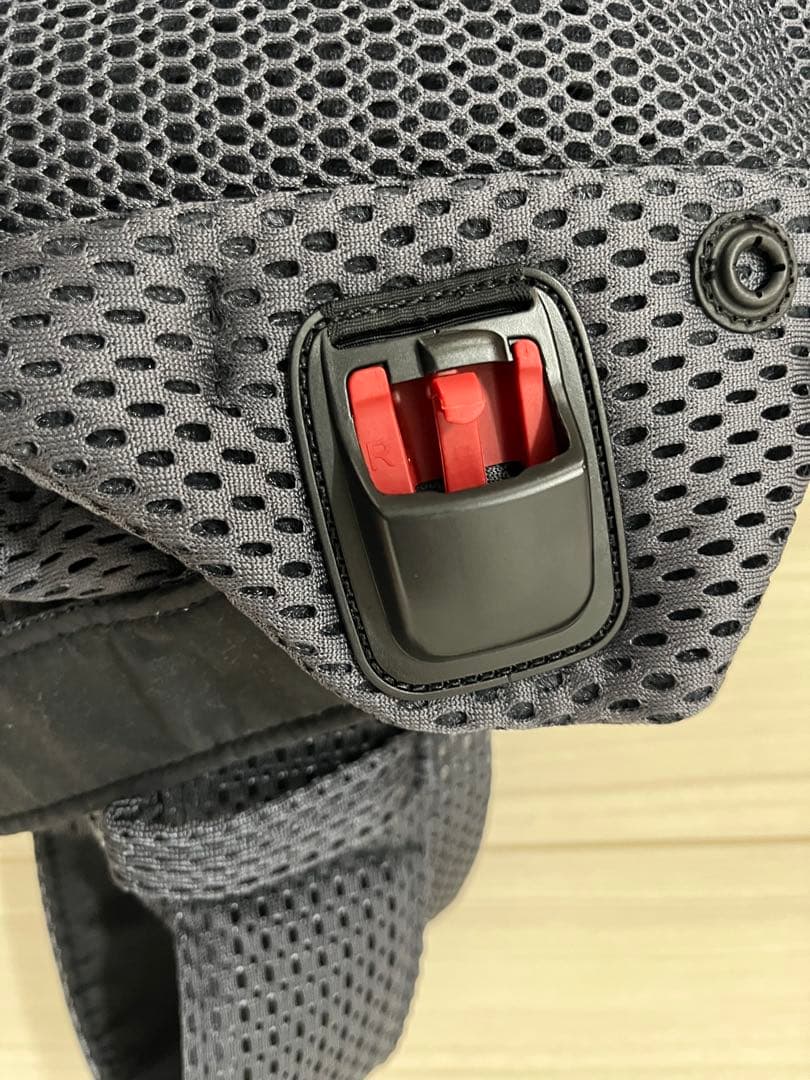 【美品】BABYBJÖRN 抱っこ紐 メッシュ　ハーモニー