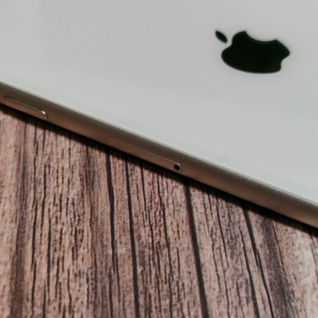 iPhone SE 第3世代 64GB バッテリー100% スターライト 美品