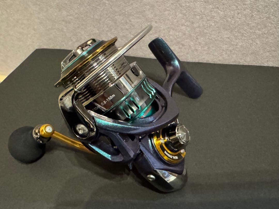 未釣行品 ダイワ 15エメラルダス AIR 2508PE-H スピニングリール