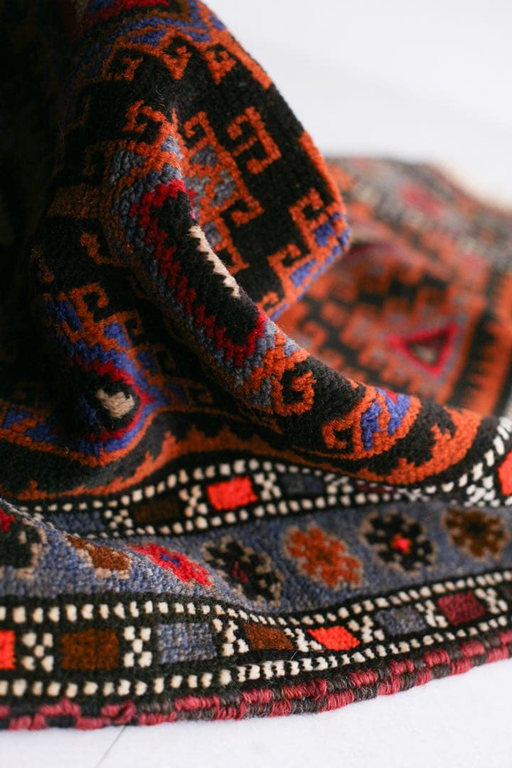 150cm×83cm バルーチ　トライバルラグ　ヴィンテージラグ　ソファサイズ