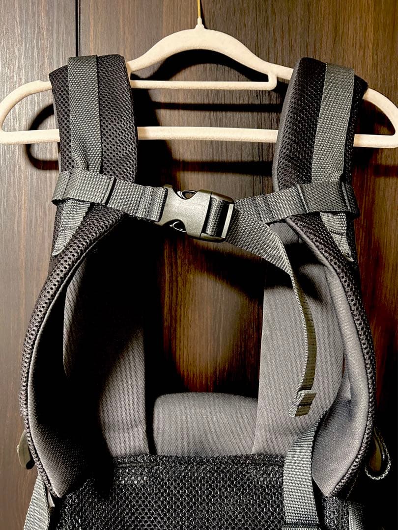 美品 ラクリス 抱っこ紐 赤ちゃん アップリカ ダークグレー