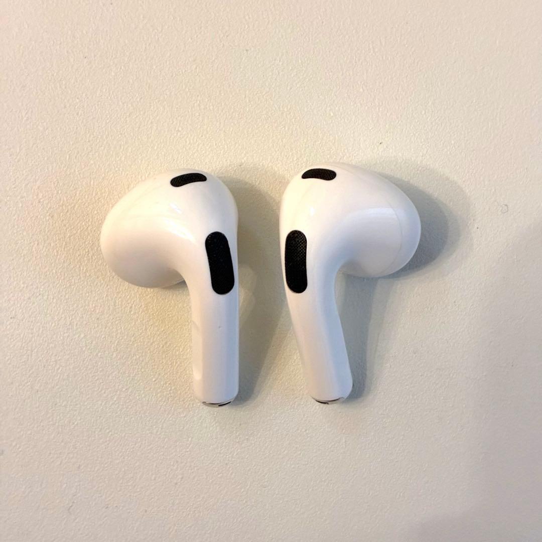 極美品 AirPods（第３世代）
