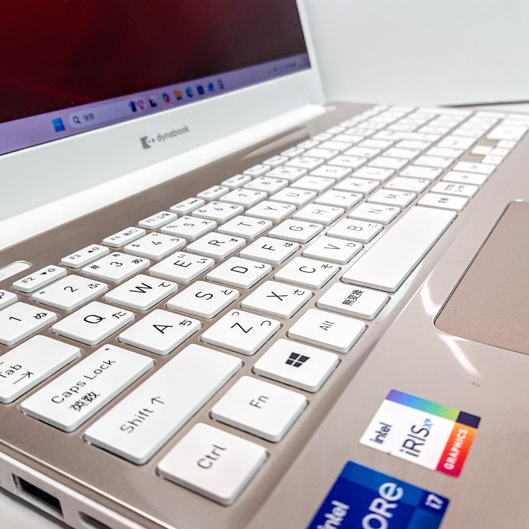 美品！Dynabook C7/P第11世代Core i7 [385]