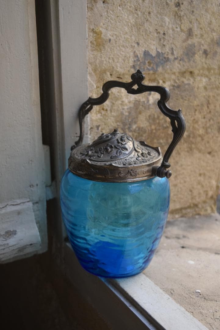 訳有　フランスアンティーク 青いガラスのボンボ二エール・ビスケットジャー