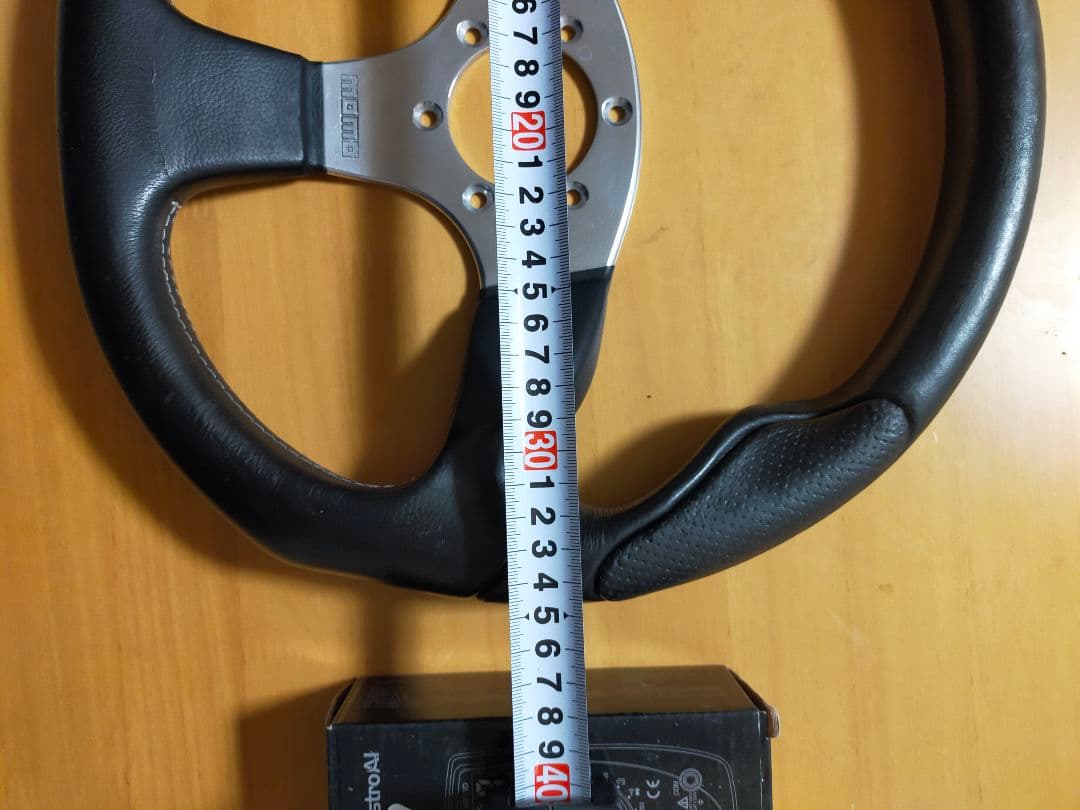 MOMO ステアリングホイール 黒