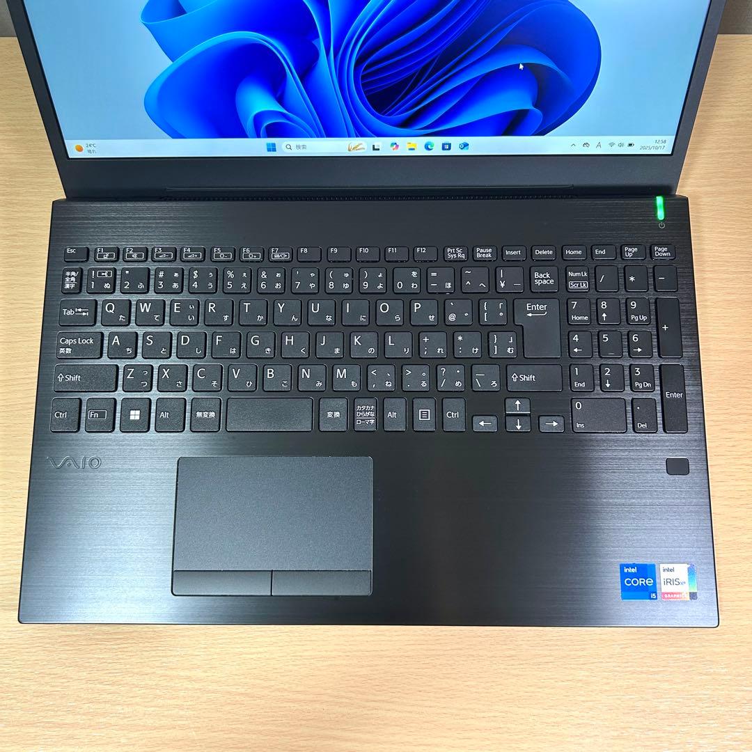 美品 VAIO S15 VJS1551 1TB DVDドライブ 15型　12世代