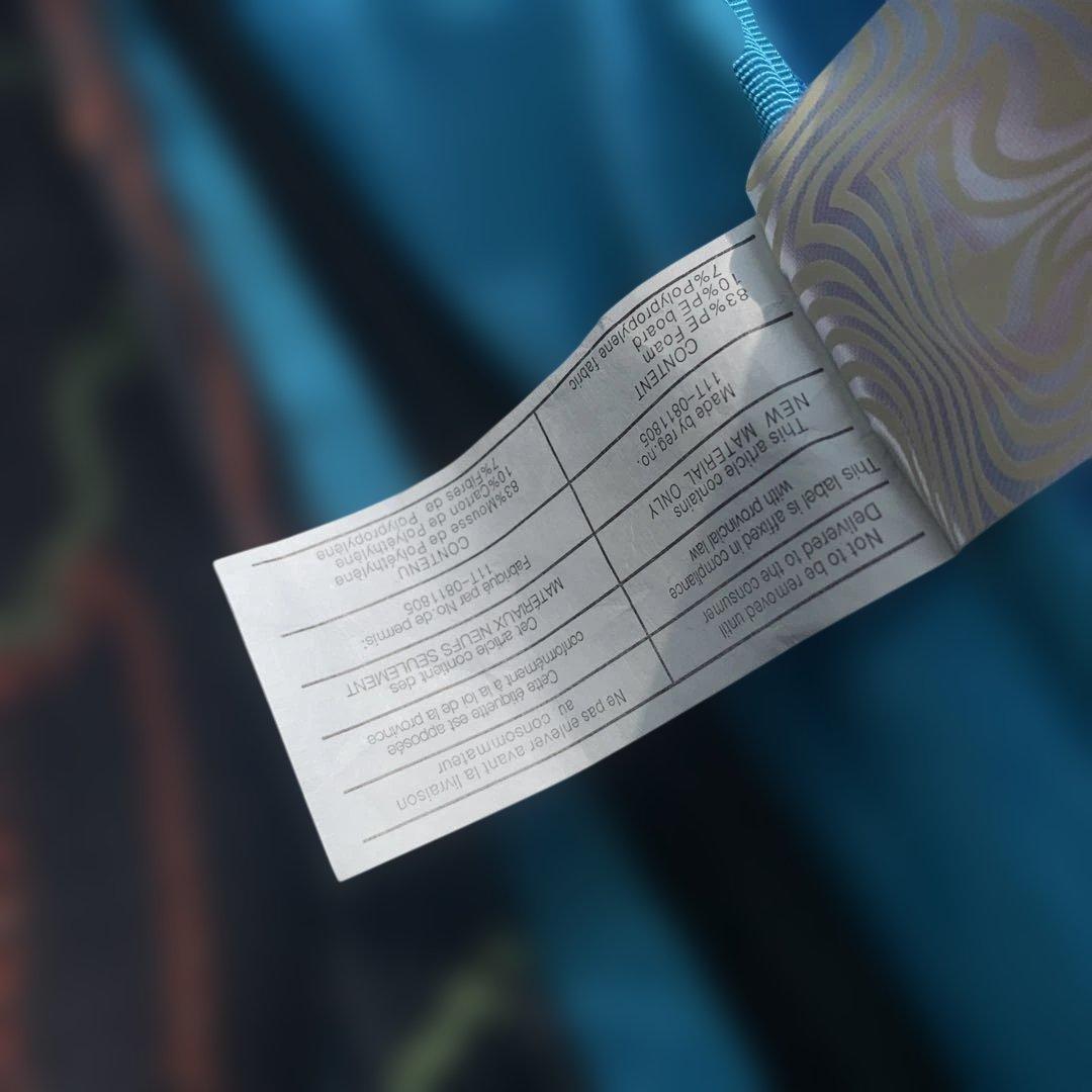 Burton キャリーバック　キャリーケース　カバン付き　ネオン柄　バートン