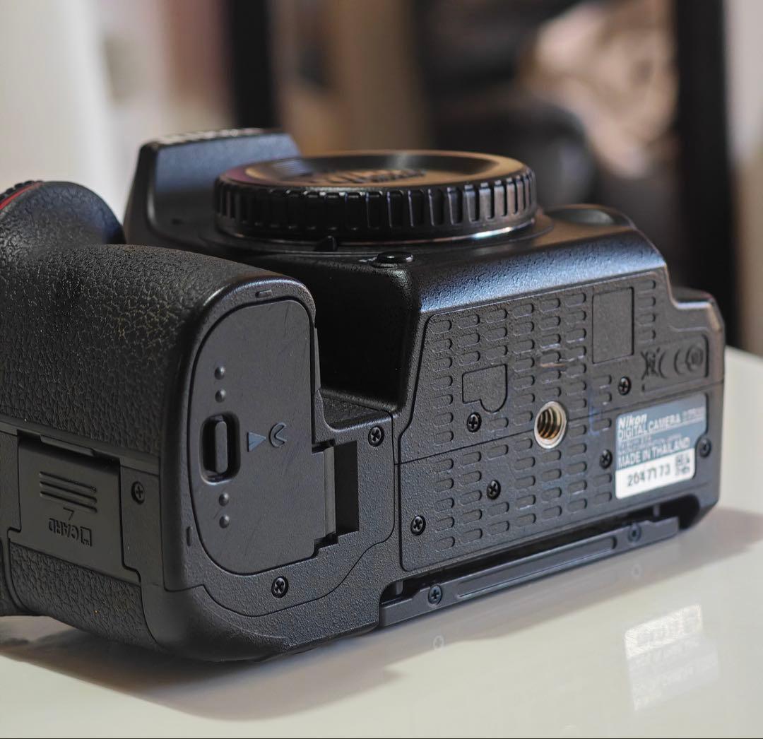 Nikon D7500 ボディ　本体
