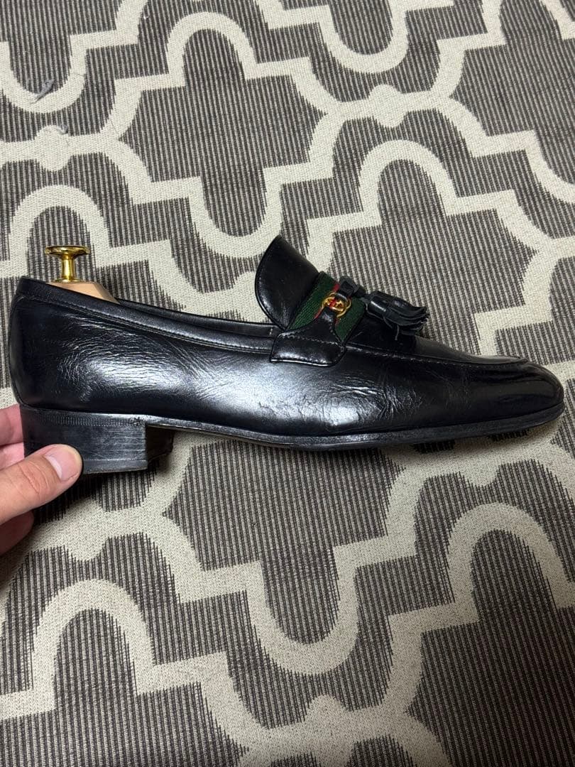 GUCCI ブラックレザー タッセルローファー 7
