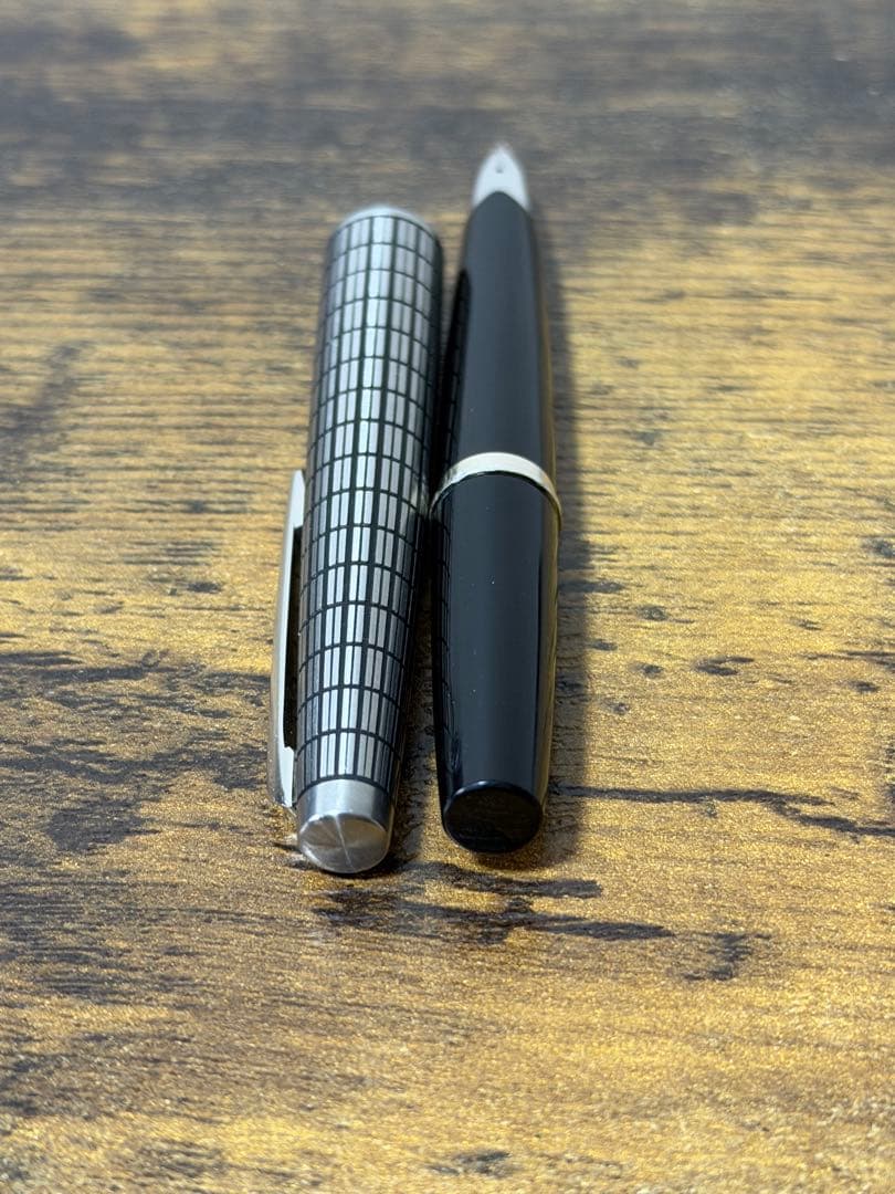 筆記確認&洗浄済　1977年製　蝕刻　エリート　18金　F パイロット　万年筆