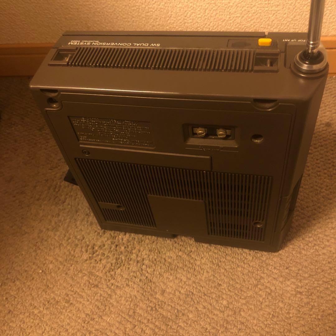 SONY ICF5900ラジオ 本体後期型だと思います。