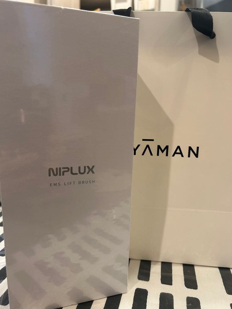 NIPLUX EMS LIFT BRUSH 美顔器