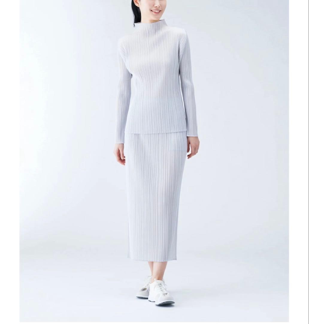 新品タグ付き　プリーツプリーズ　BASICS ブラック　ハイネック