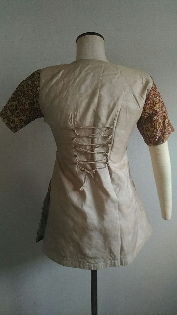 ボリウッド衣装　アンティーク　シルクの刺繍トップス