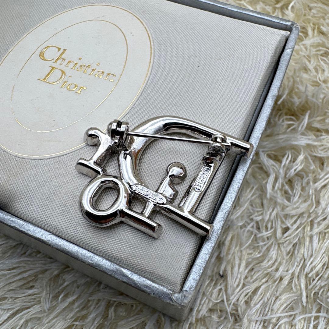 Christian Dior ロゴブローチ　ストーン　シルバーカラー
