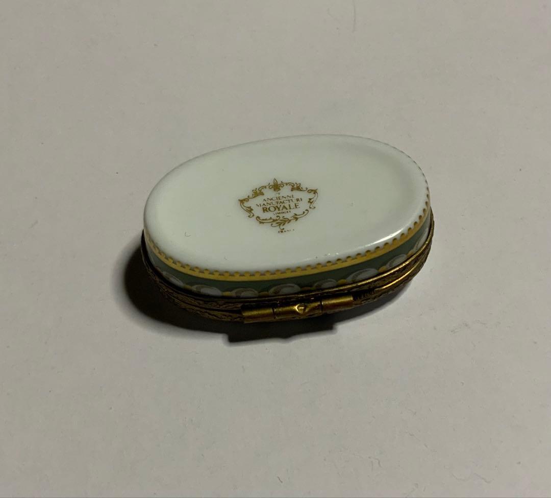 ロワイヤルリモージュ　小物入れ　矢車菊と真珠