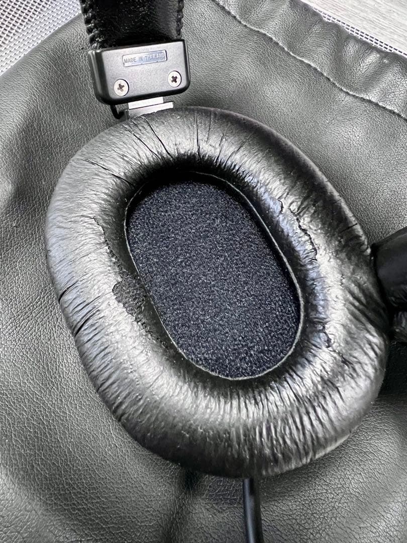 SONY MDR-V6 モニターヘッドホン【現在入手困難】