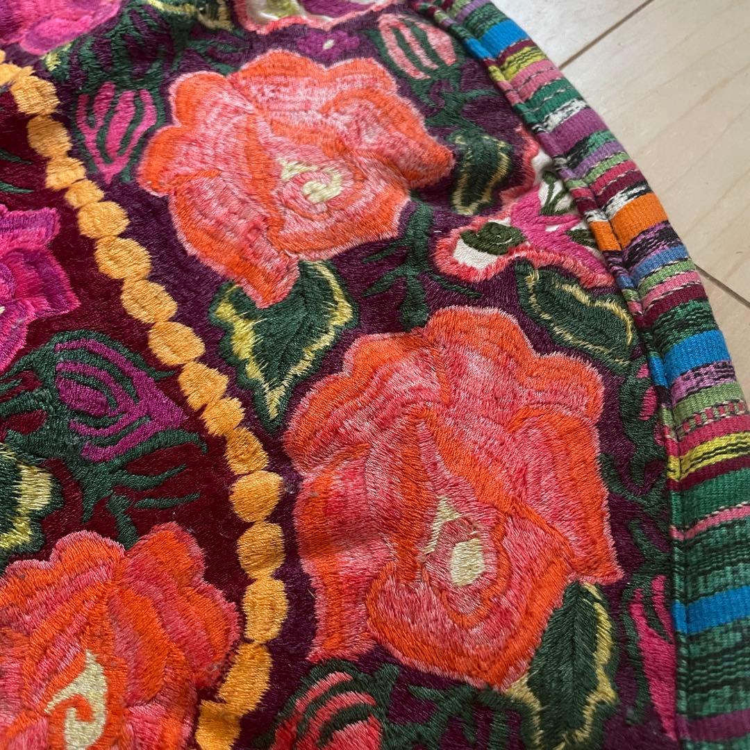 グアテマラ　刺繍　クッションカバー　② 丸　円形
