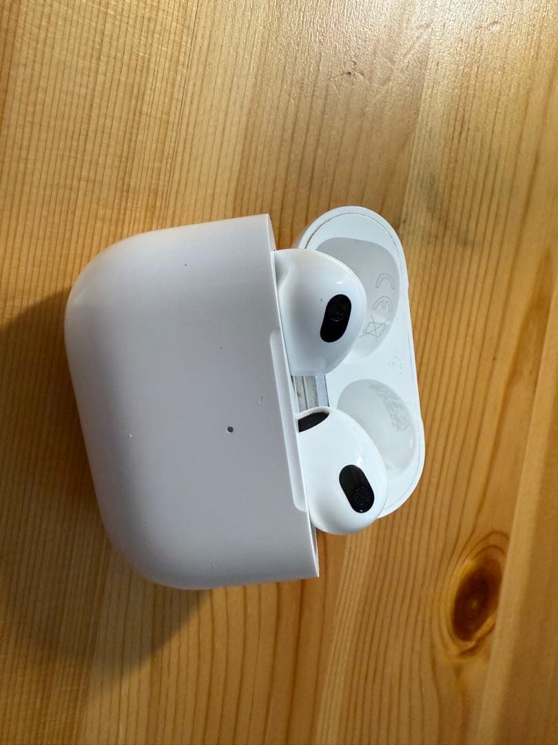 AirPods 第三世代Lightning Charging Case付き