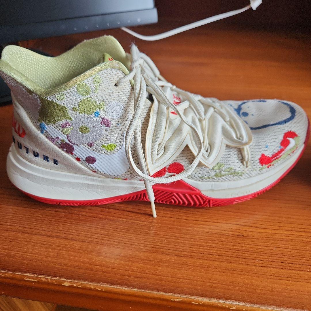 Kyrie 5 ホワイト/レッド/マルチカラー bandulu　28.5 EP